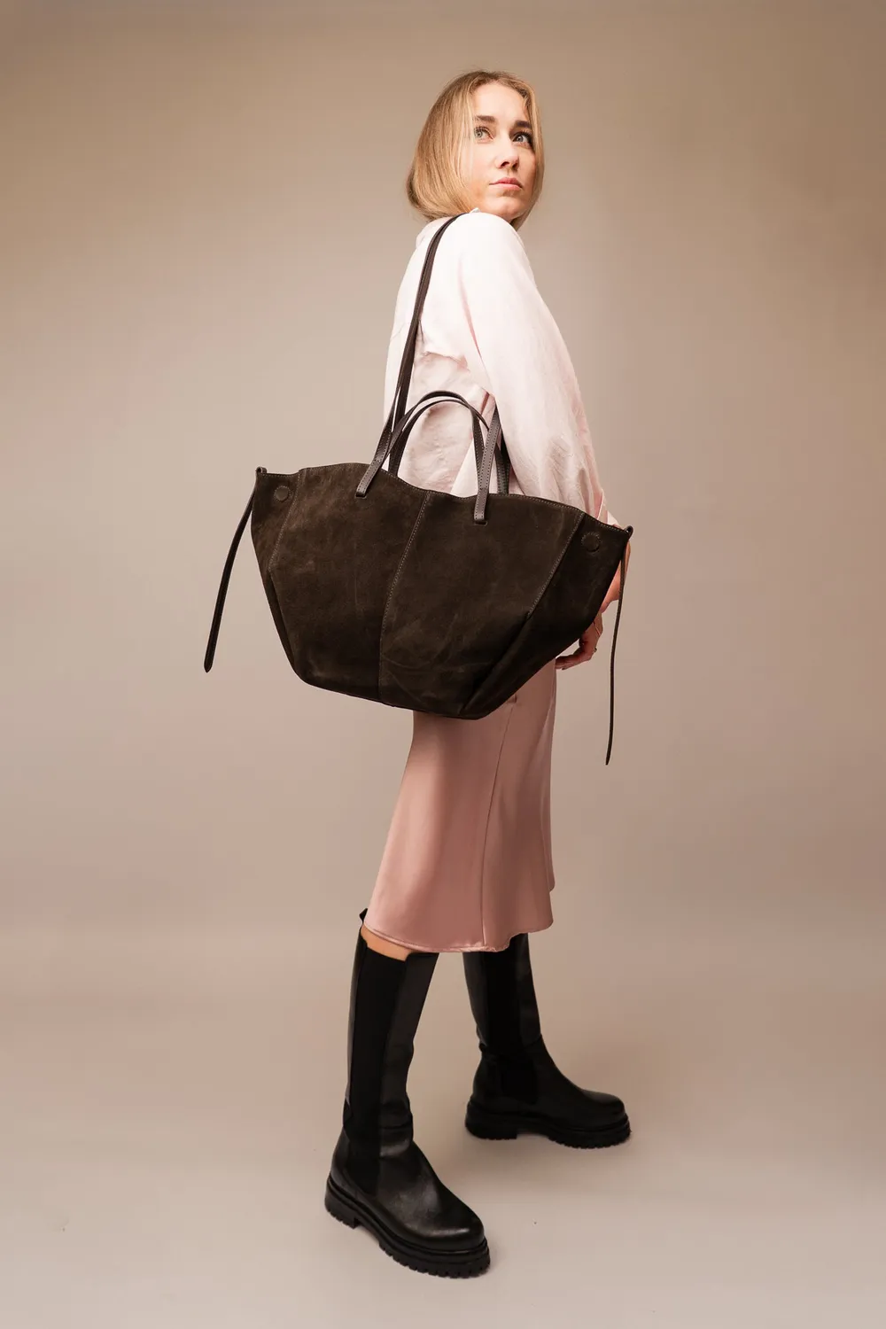 Latalia Nola XL skinnveske mørkebrun mocka