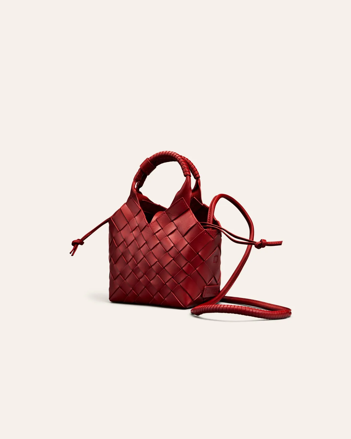 Calajade Misu Mini skulderveske Falu Red flettet skinn