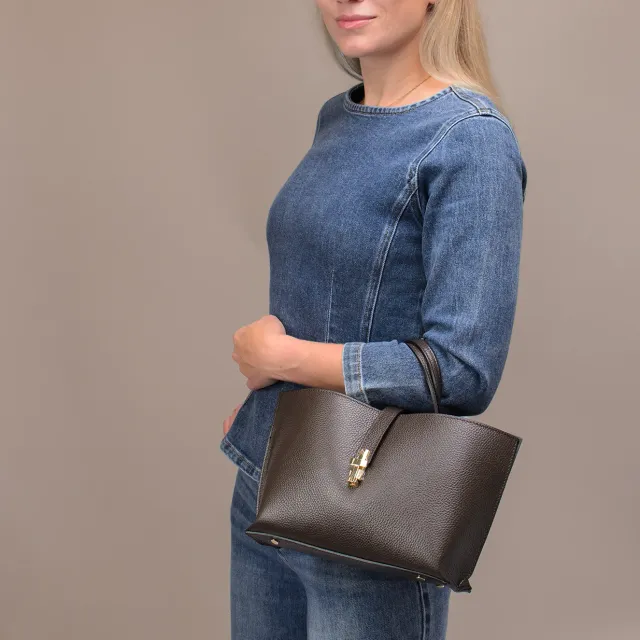 Latalia Aversa skinnveske mørkebrun 33 cm 3 rom
