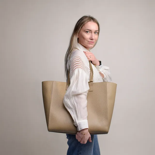 Latalia Bolsena shoppingveske ljustaupe stor skinn