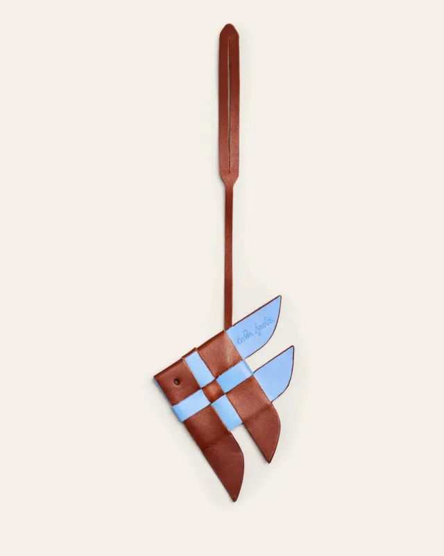 Cala Jade Misu Fish veskecharm skinn