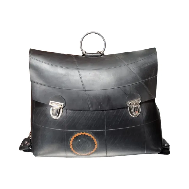 Julia Stray ryggsekk skulderveske gummi 35x26x10 cm vanntett