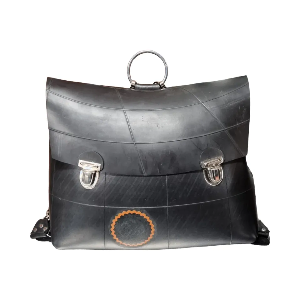 Julia Stray ryggsekk skulderveske gummi 35x26x10 cm vanntett