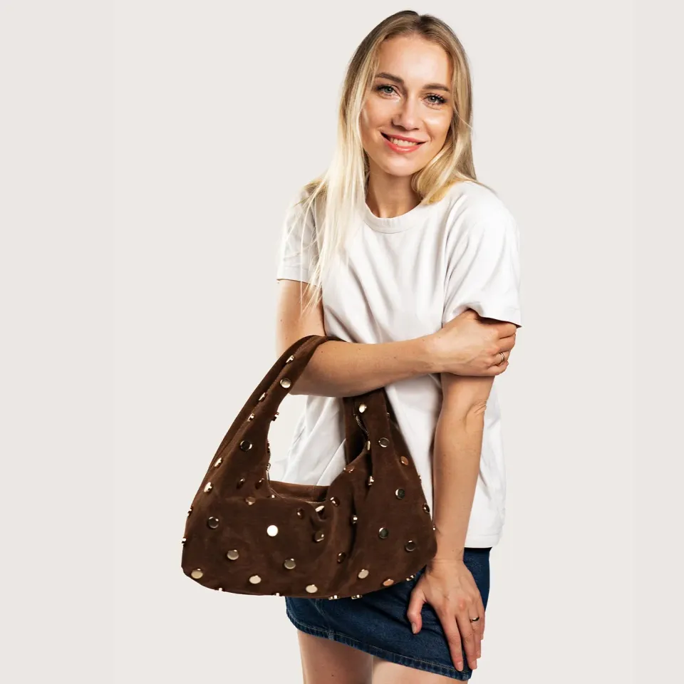 Latalia Vasto mockaveske brun med nitar