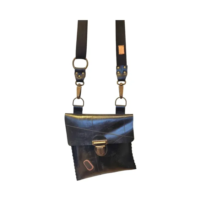 Julia Stray liten asymmetrisk gummiveske 20x20 cm reise