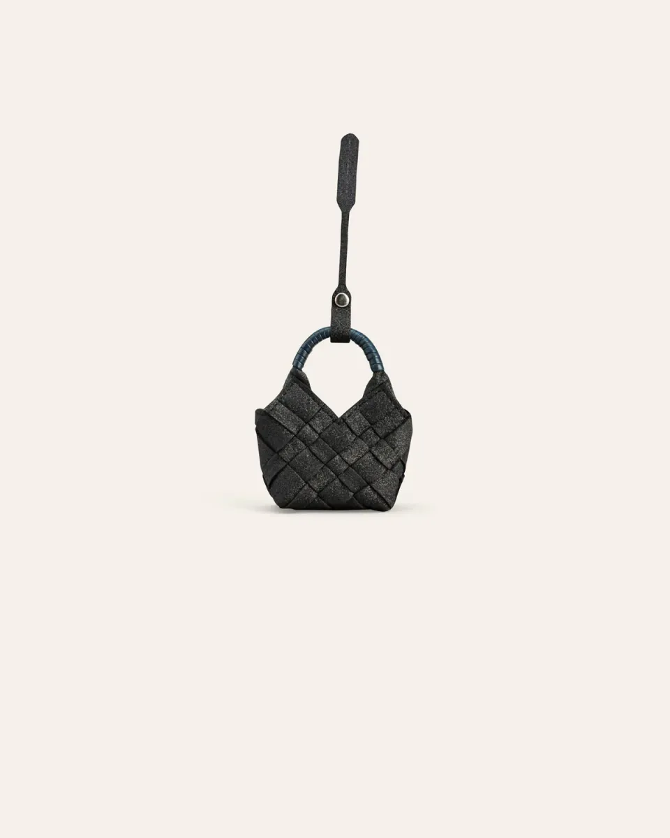 Cala Jade Misu Micro Charm Navy Beam – veskecharm i skinn